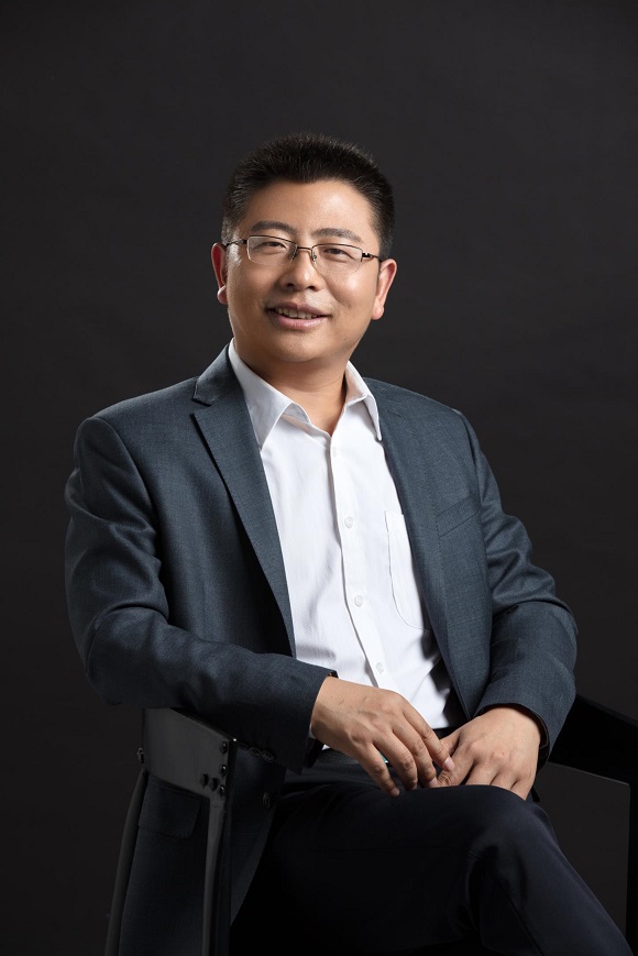 1614233847376832.jpg 罗骞照片.jpg